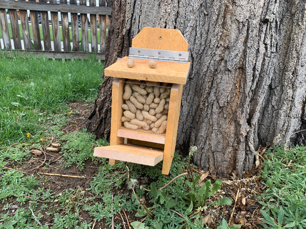 Squirrel Feeder with lid lift Kings Fine Woodworking